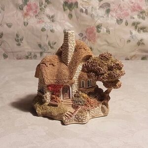 Lilliput Lane "Beehive
Cottage"